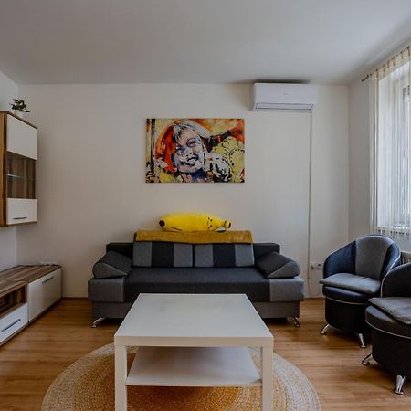Apartament Six Corners - Sunny Corner Pécs Zewnętrze zdjęcie