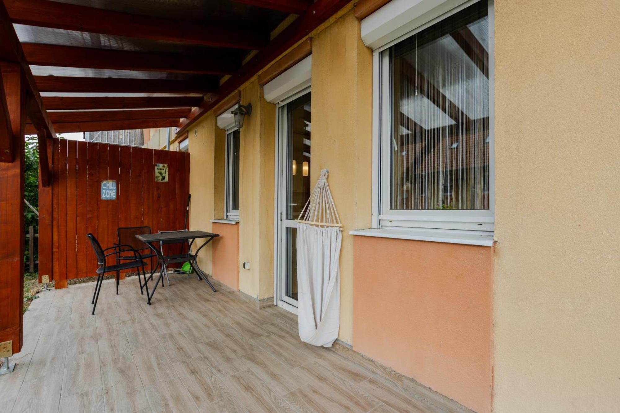 Apartament Six Corners - Sunny Corner Pécs Zewnętrze zdjęcie