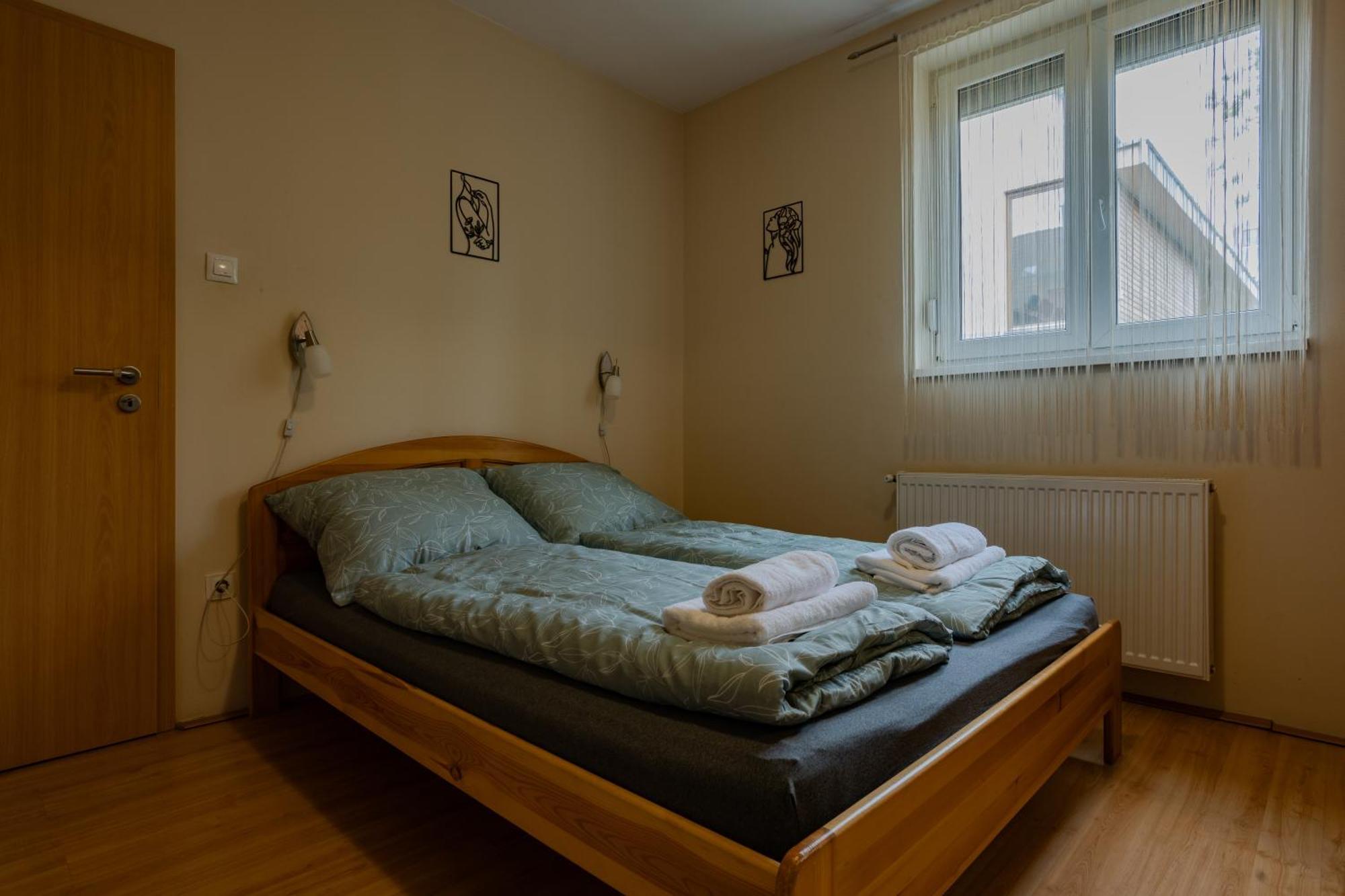 Apartament Six Corners - Sunny Corner Pécs Zewnętrze zdjęcie